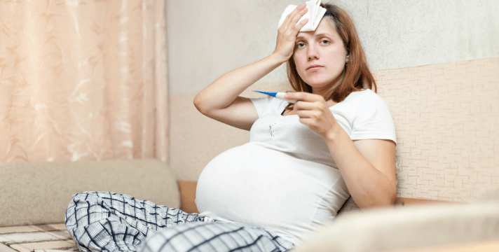 Grypa i przeziębienie w ciąży. Jak leczyć i wzmocnić odporność?